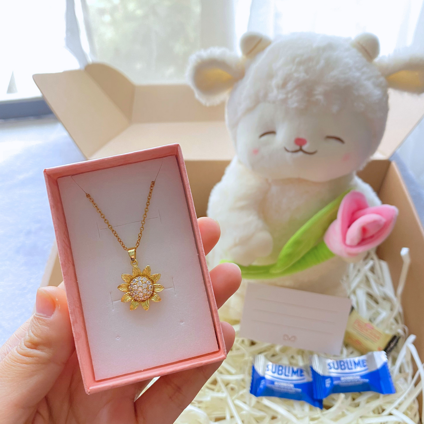 ✨🌸 Luz de Ternura: Peluche + Collar Giratorio de tu elección