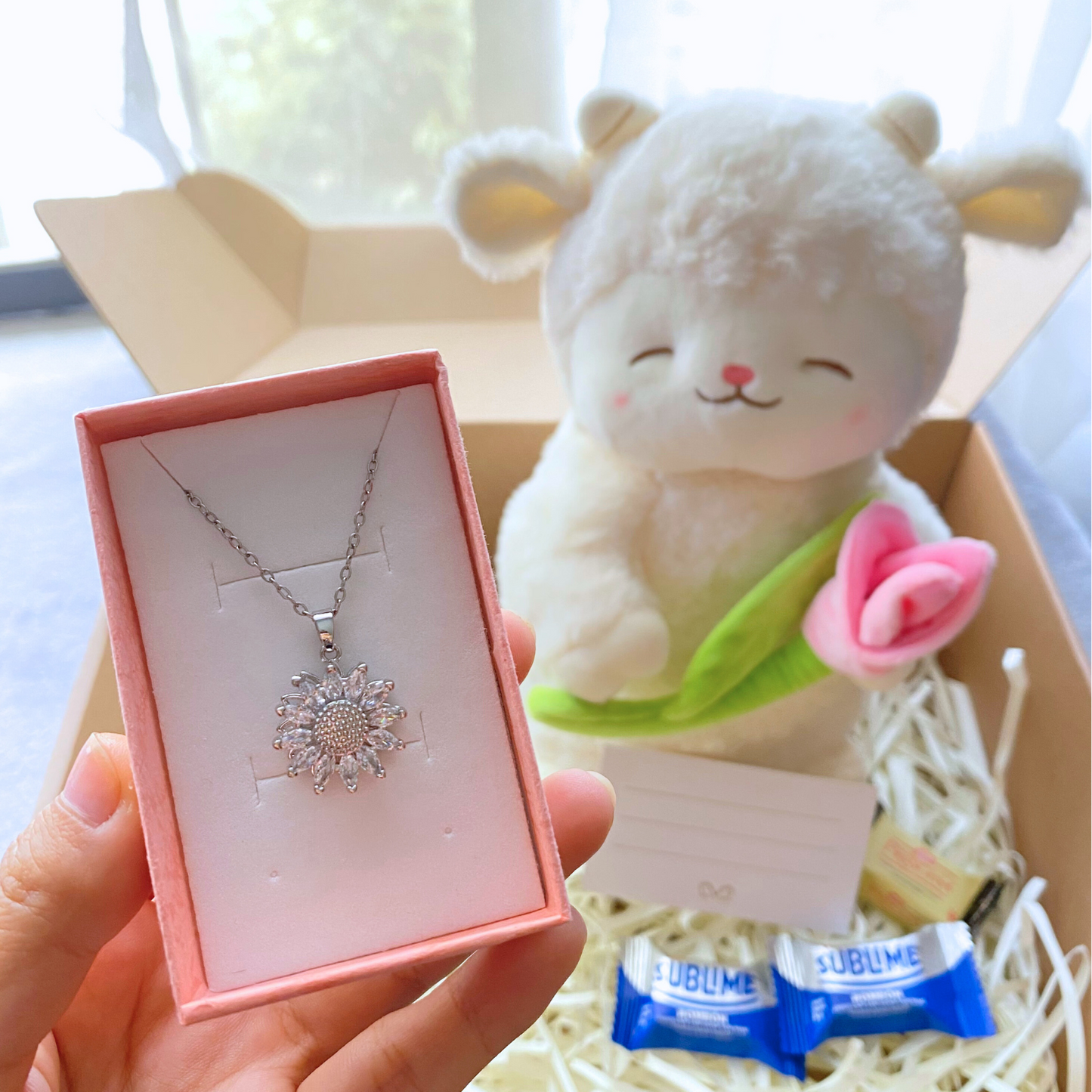 ✨🌸 Luz de Ternura: Peluche + Collar Giratorio de tu elección