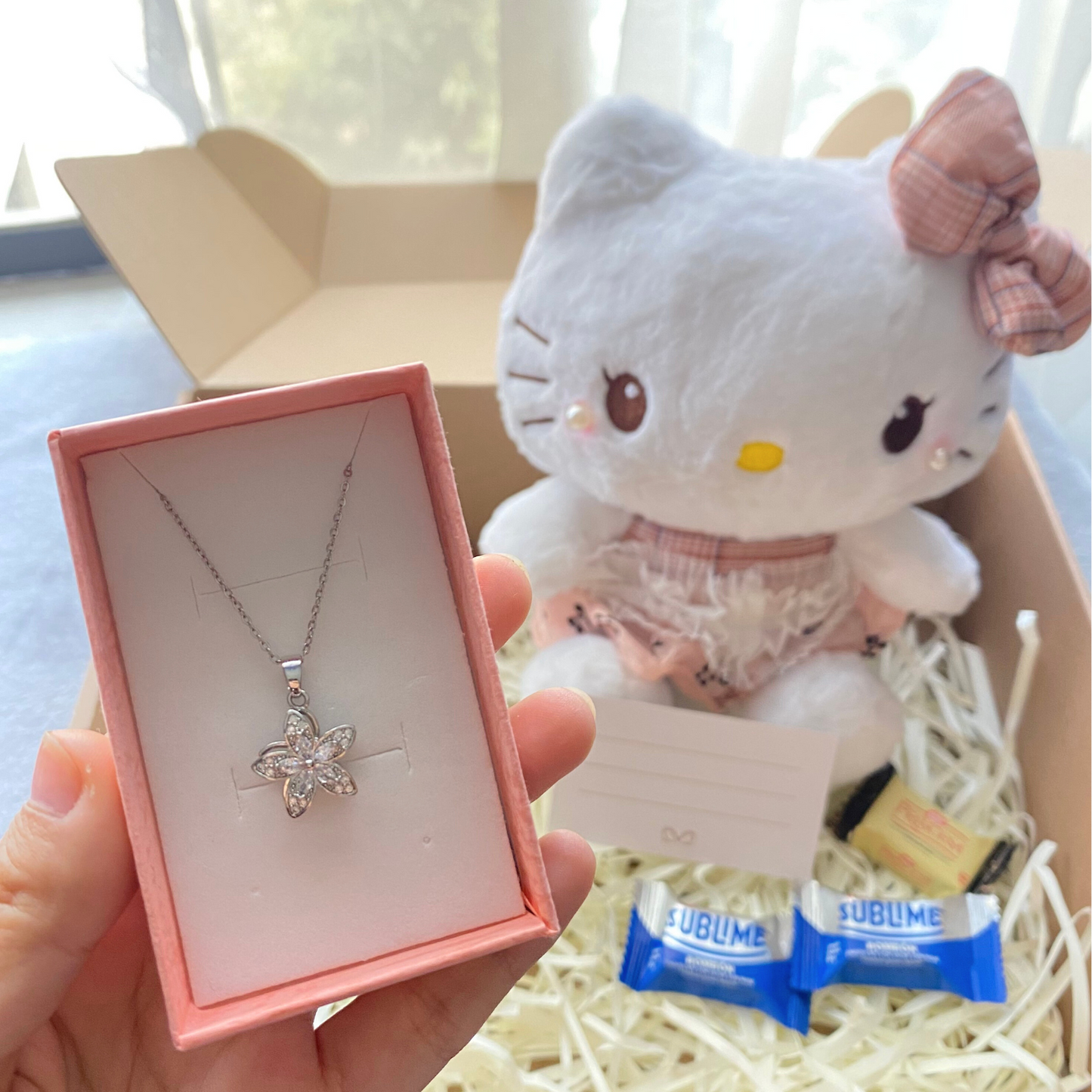 ✨🌸 Luz de Ternura: Peluche + Collar Giratorio de tu elección