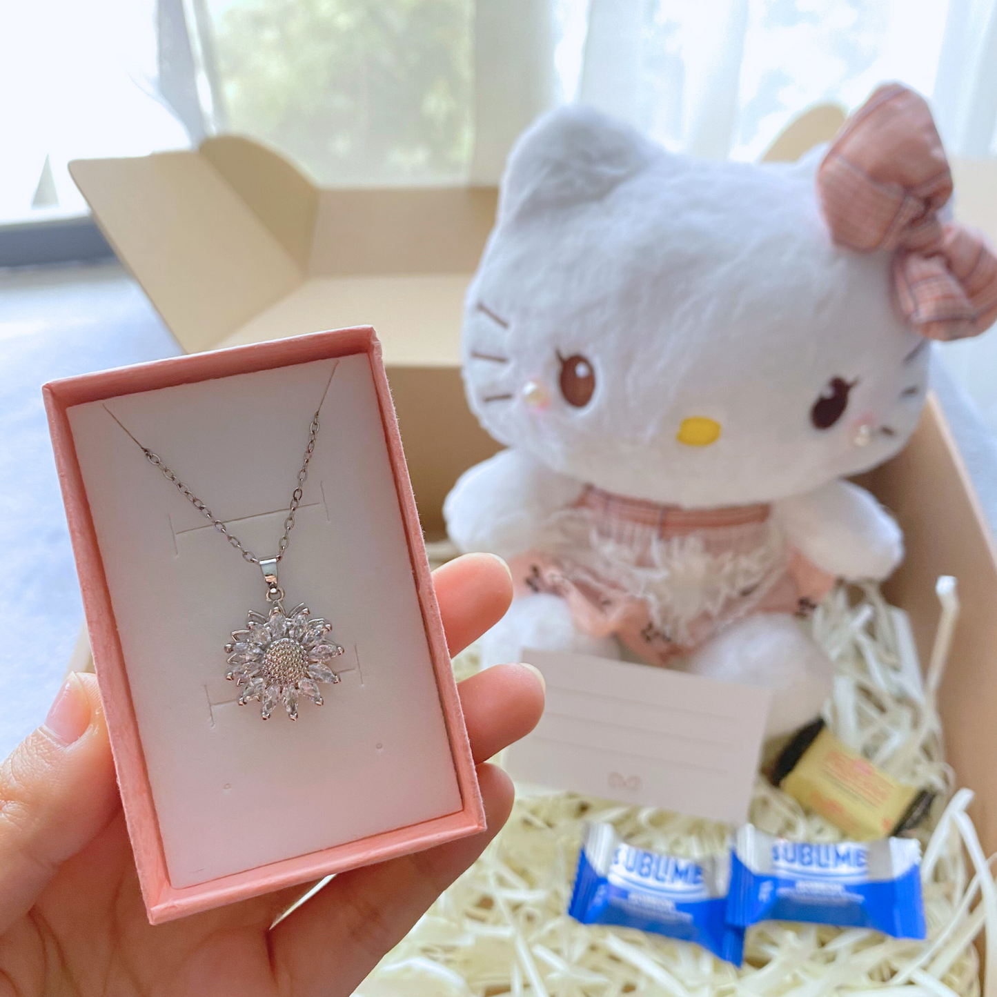 ✨🌸 Luz de Ternura: Peluche + Collar Giratorio de tu elección